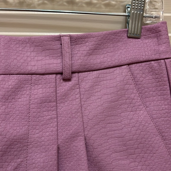 Sincerely Ours Croc Leather, High Waisted, Paper Bag Short in Lilac Croc, Size M - Picture 4 of 17